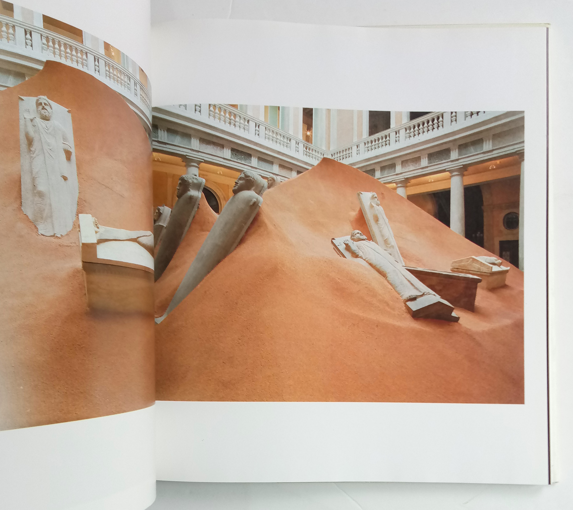 Il Palazzo dell'arte Foto Luigi Ghirri Testi Arturo Carlo Quinta